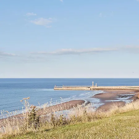 Villa Birds Eye View Whitby Exterior foto